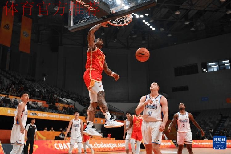 组图:CBA俱乐部杯广厦击败天津 塔克飞身暴扣 组图:CBA俱乐部杯广厦击败天津 塔克飞身暴扣