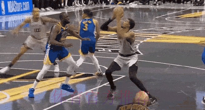 马卡:琼阿梅尼左腿半腱肌受伤 预计缺席三周时间 马卡:琼阿梅尼左腿半腱肌受伤 预计缺席三周时间